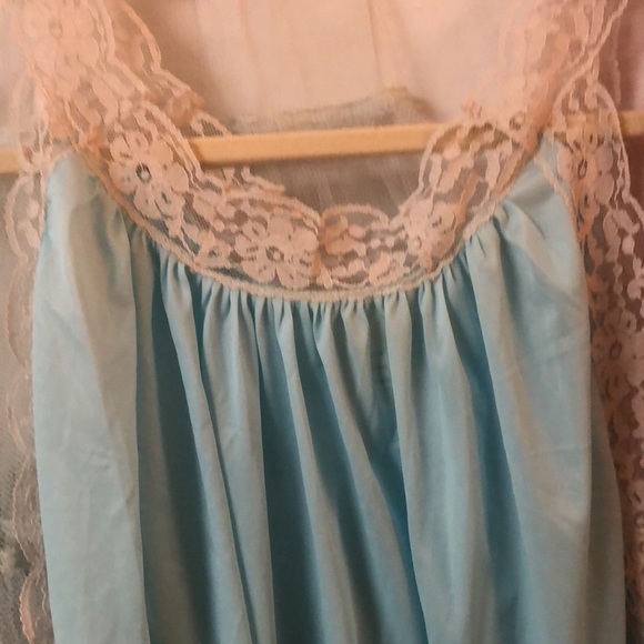 Vintage 60’s 79’s shirt nightie in silky nylon- Tiffany blue color with lace - M - Picture 2 of 4